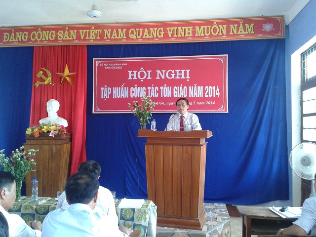 Quang Binh province: a training course on State religious affairs for officials